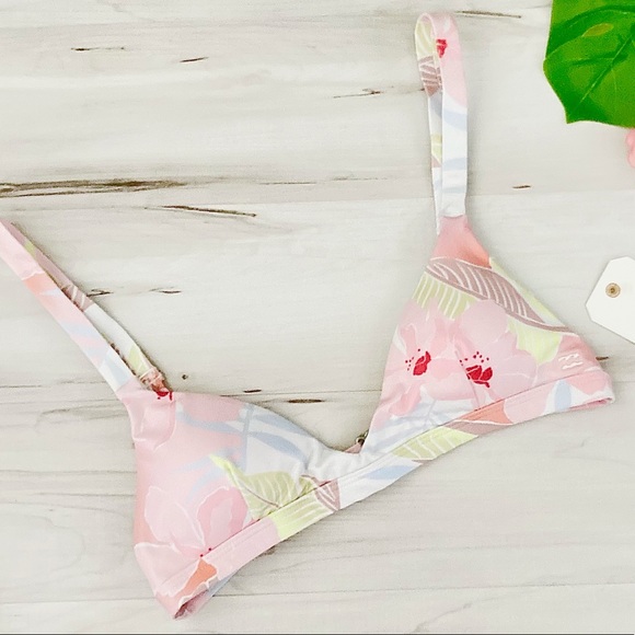 Billabong Tropical Bikini Top 🏝👙 - Picture 8 of 8